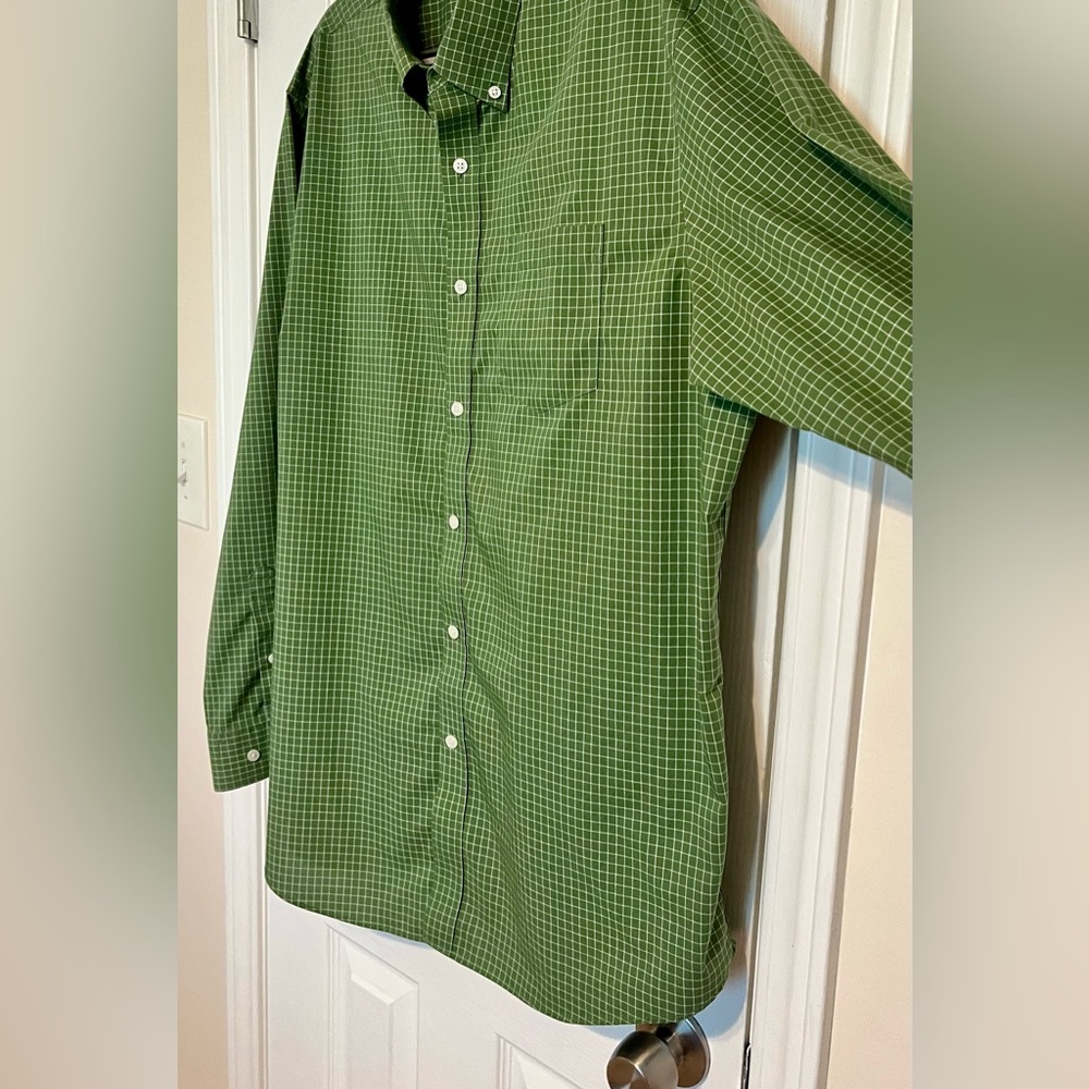 L.L. Bean Men's Green‎ Checkered Shirt - Picture 5 of 7